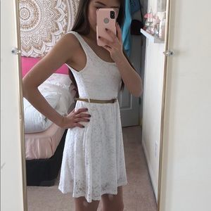 White dress size: sm
